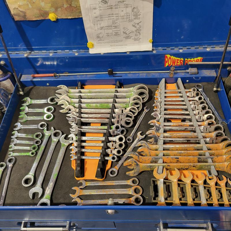 Gearwrench 2pc Metric & SAE 16-Slot Reversible Wrench Rack Set #83121 (Open Box)