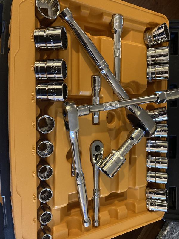 Gearwrench 1/4in and 3/8 Drive Mechanic Tool Set 232 Piece