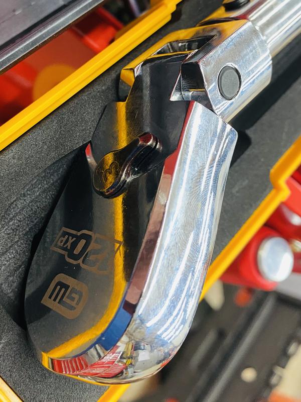 Very smooth ratcheting mechanism