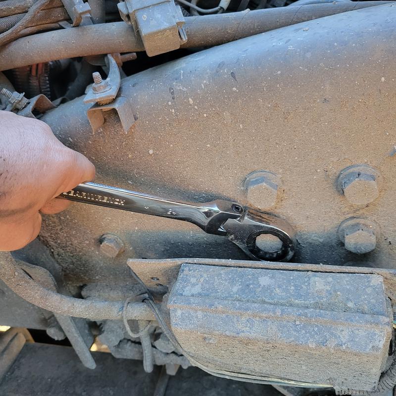 Rear motor mount bracket for bushings