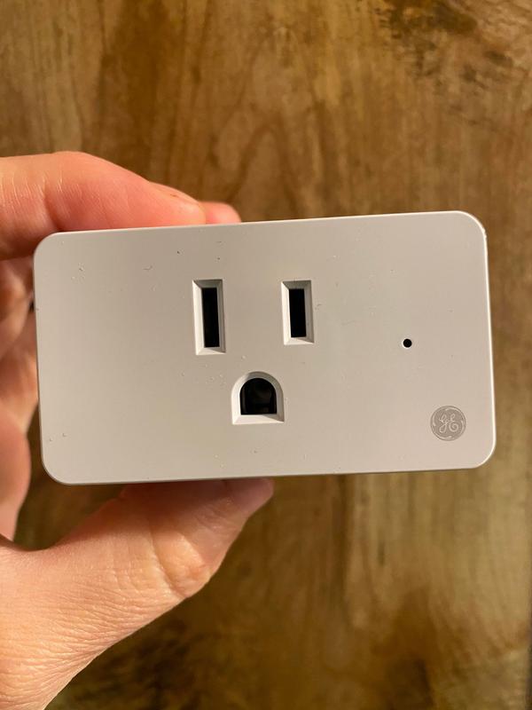 GE CYNC Smart Plug, Indoor Bluetooth and Wi-Fi Outlet Socket, Works with  Alexa and Google (1 Pack)