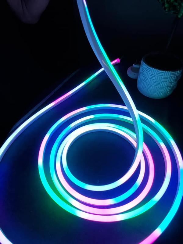 Cync Dynamic Effects Smart Lights Review (2023): Neon Shapes