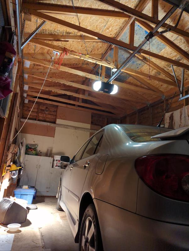 Foco LED Genie para abridor de puerta de garaje - 60 Watts (800 lúmenes) –  para minimizar las interferencias con los abridores de puertas de garaje