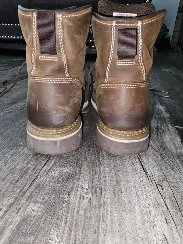 Heal tabs very uneven. Could be the cause why 1 boot rubbed more