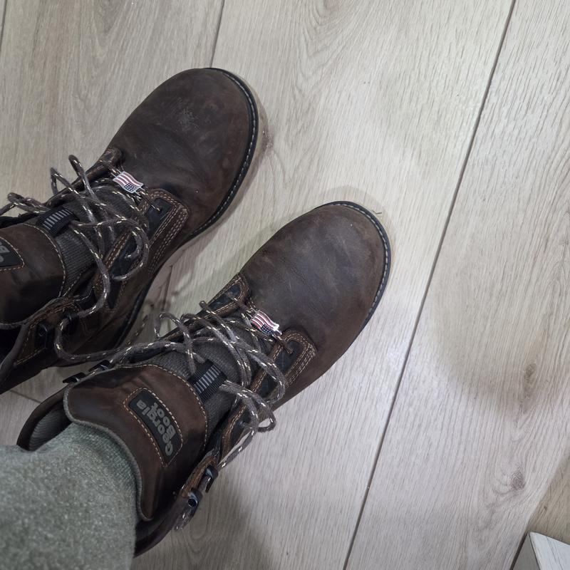 I changed the laces & added flag