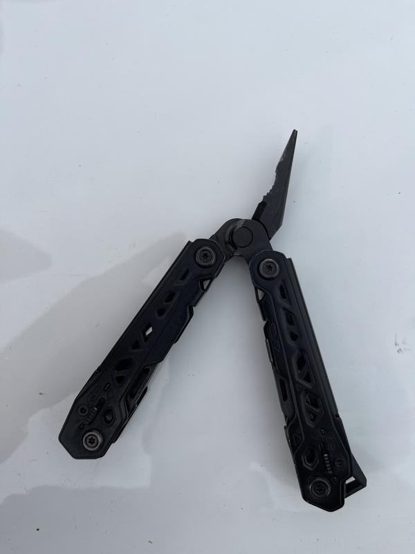 Gerber Gerber Truss Black Multi-Tool with 17 Tools, Spring-Loaded Pliers,  Fine Blade, and Case in the Multi-Tools department at