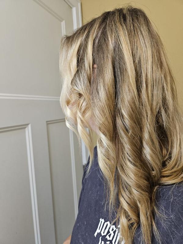 Customer photo for "Would definitely recommend this curling iron!!"