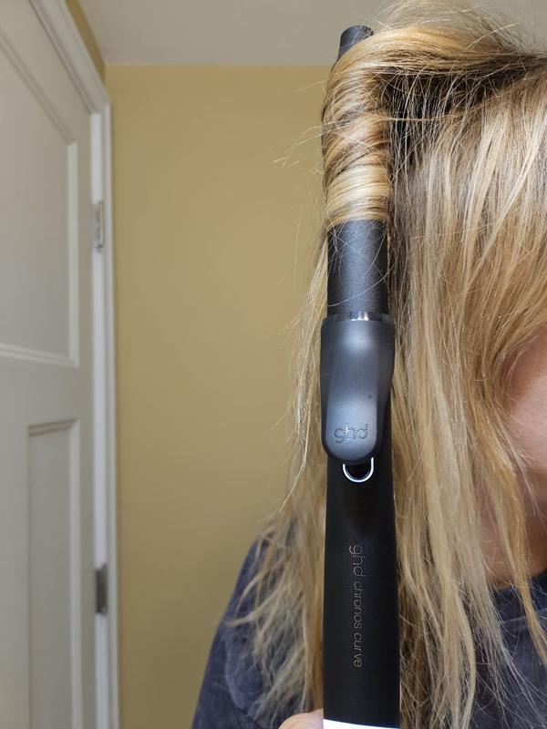 Customer photo for "Would definitely recommend this curling iron!!"