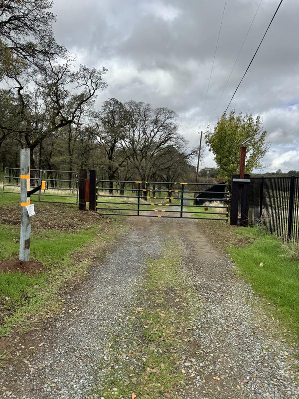 16 foot Gate with Ghost Controls