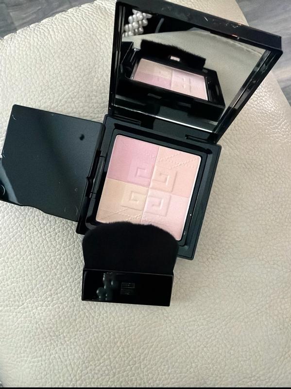 Customer carousel item 10.