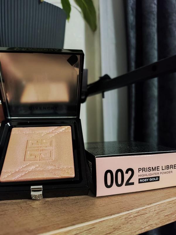 Customer carousel item 12.