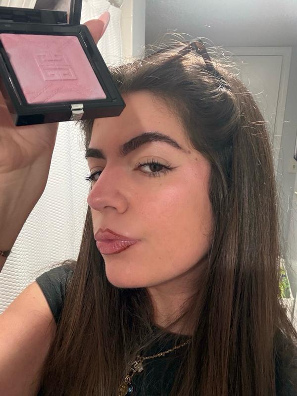 Customer carousel item 6.