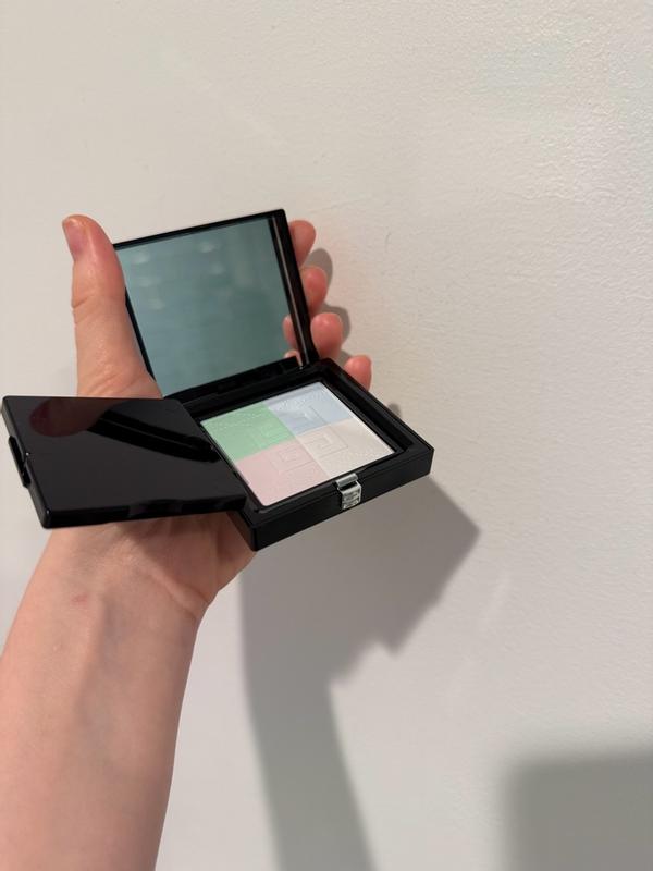 Customer carousel item 11.