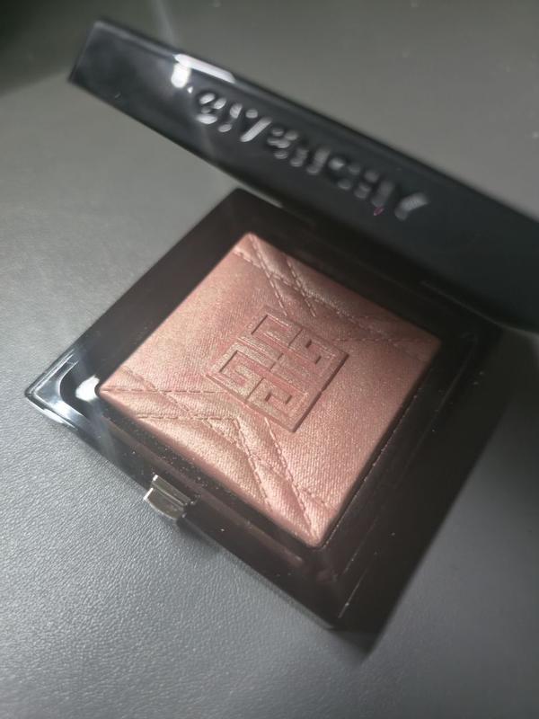 Customer carousel item 7.