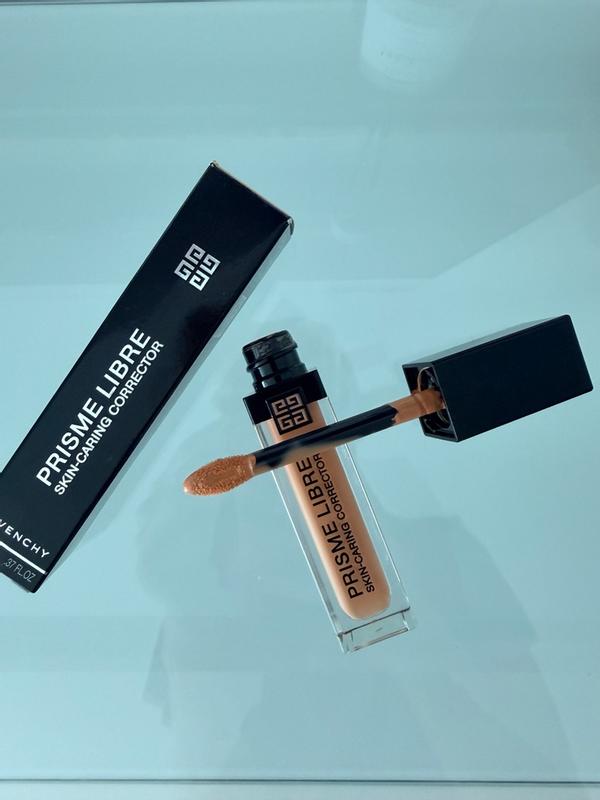 Customer carousel item 8.