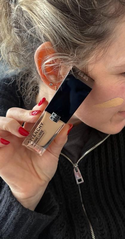 Customer carousel item 13.