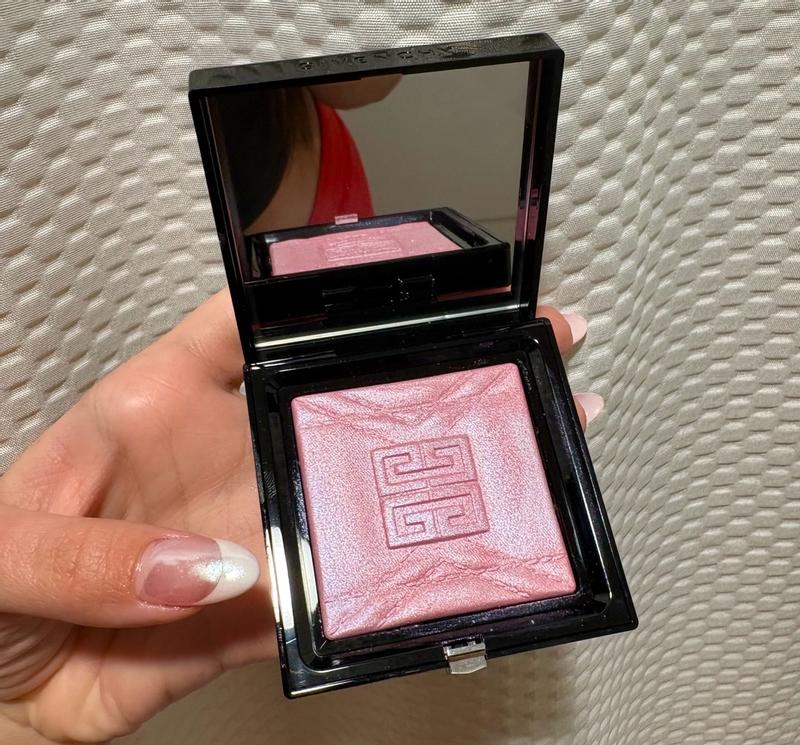 Customer carousel item 5.