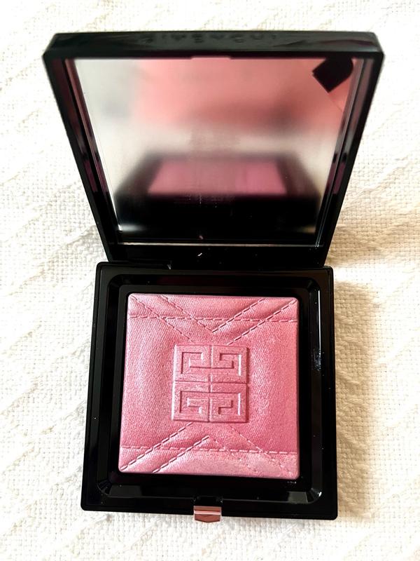 Customer carousel item 5.