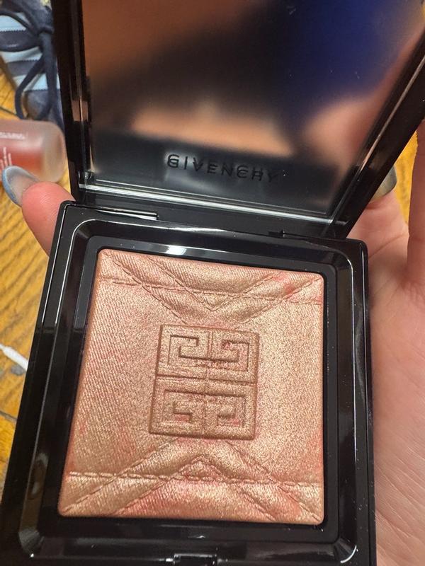 Customer carousel item 7.