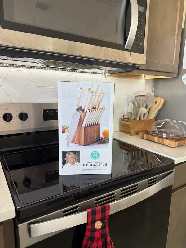 Customer photo for "Beautiful and sharp kitchen knife set"