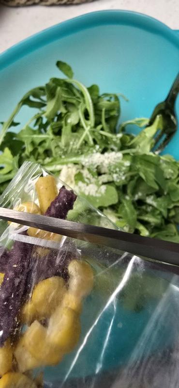 Customer photo for "Beautiful and handy knives set!"