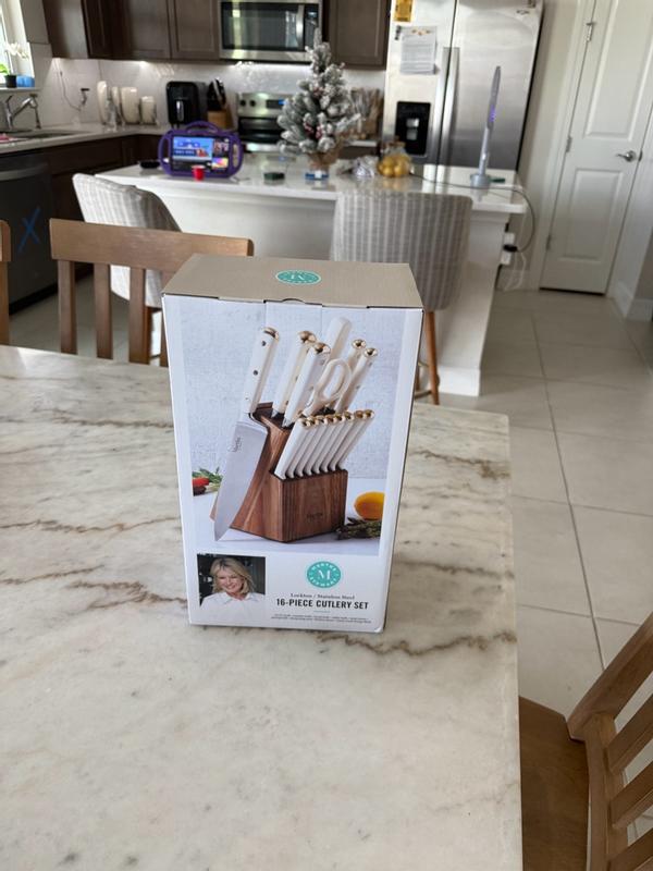 Customer photo for "Beautiful and sharp kitchen knife set"