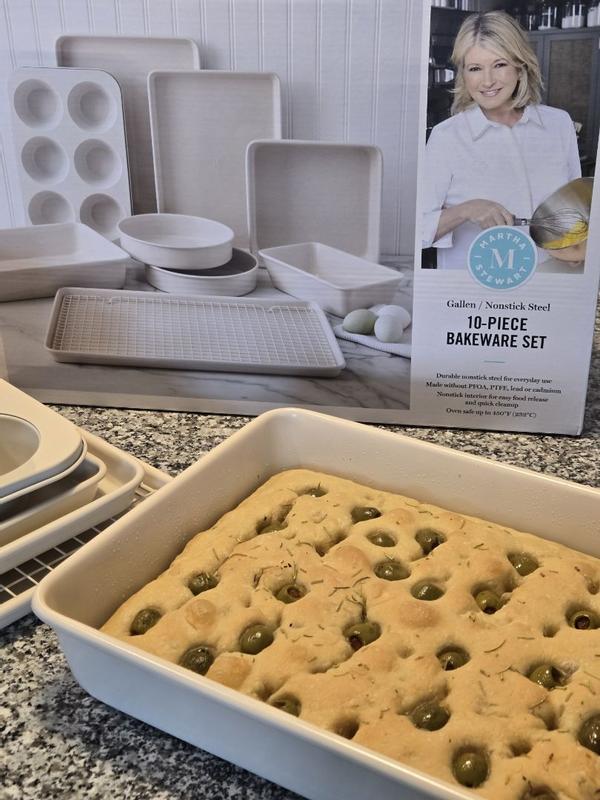 Customer photo for "Great bakeware set"