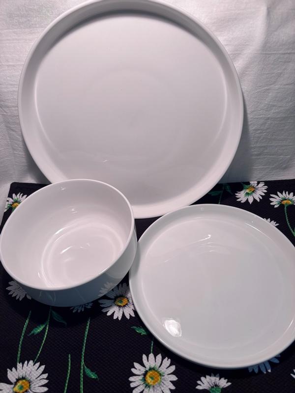 Customer photo for "Stackable and easy to clean"