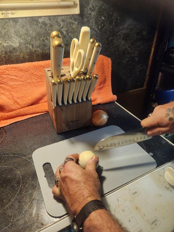 Customer photo for "Great set of knives"