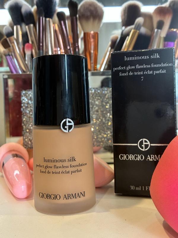 Luminous Silk Perfect Natural Glow Foundation - Armani Beauty Luminous Silk Perfect Natural Glow Foundation - Armani Beauty