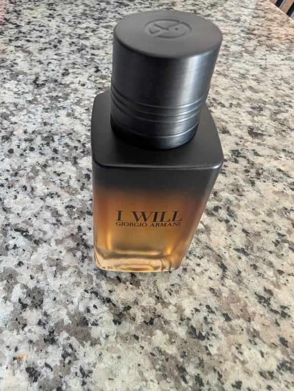 Customer photo for "Warm vanilla scent that lasts all day"