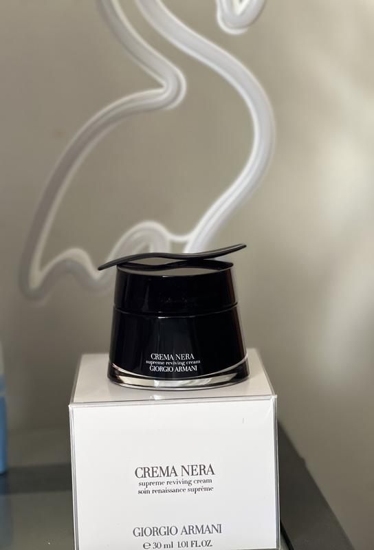 A luxurious burst of smoothing hydration.