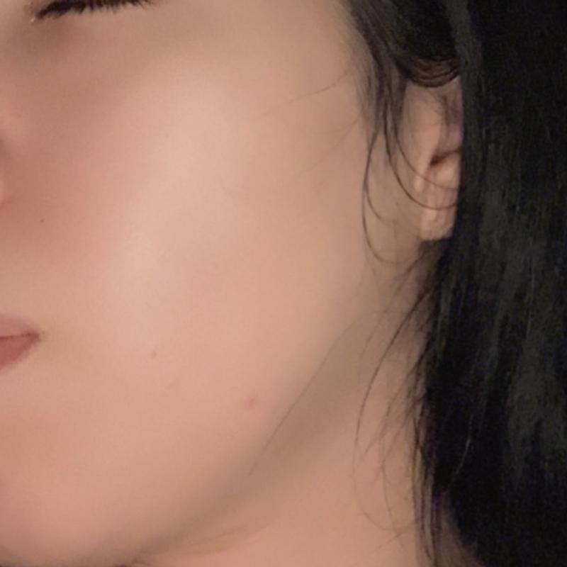 Lightweight, tinted pore perfector