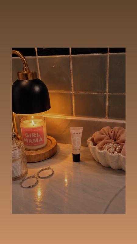 Customer photo for "Not a pore was seen!"