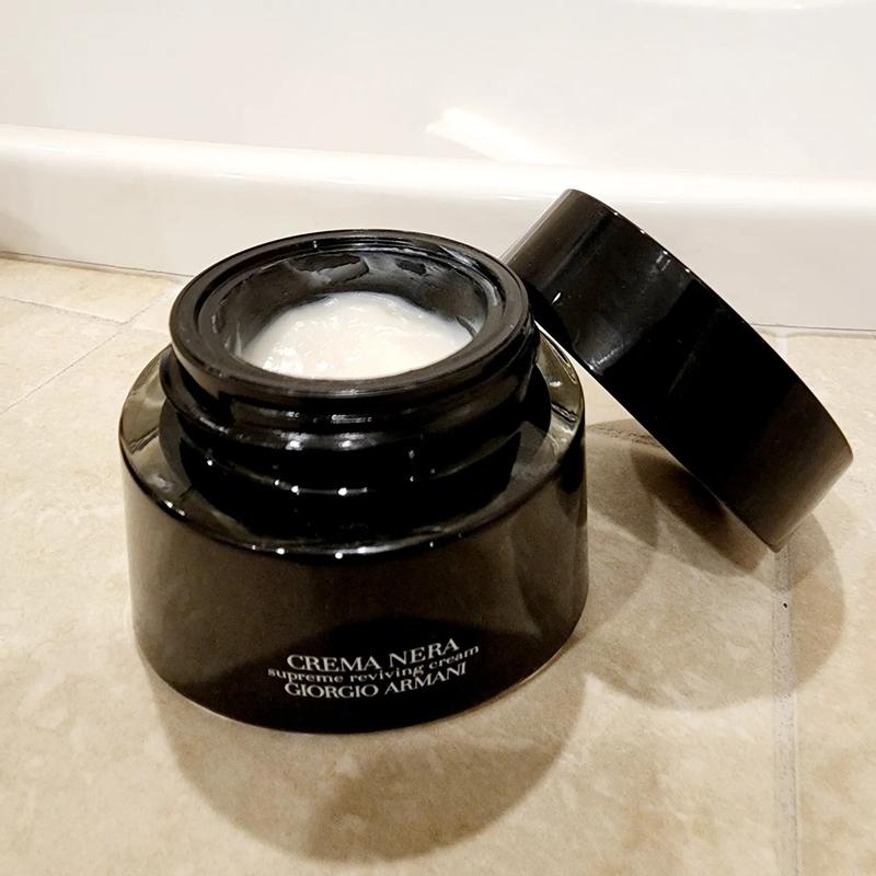 Giorgio Armani CREMA NERA フェイスクリーム Crema Nera Supreme Reviving Anti-Aging Face Cream — Armani