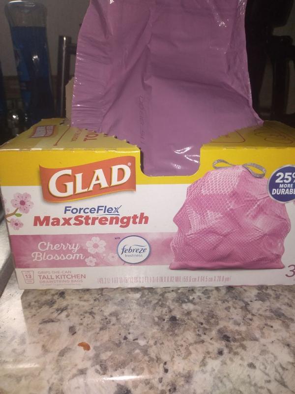 Glad ForceFlexPlus 13-Gallons Febreze Cherry Blossom Pink Plastic Kitchen  Drawstring Trash Bag (34-Count) at