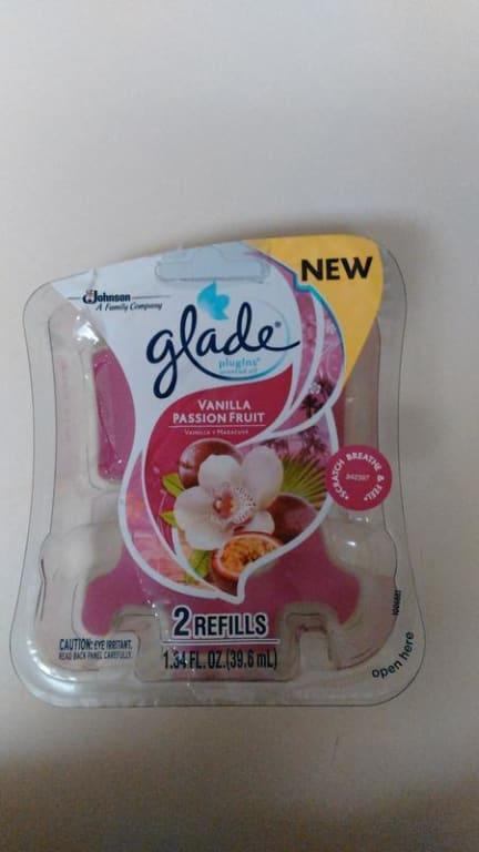 4-Pack Glade Hawaiian Breeze Vanilla Passion Fruit Plug-in Scented Oil Refills 9 thumbnail image