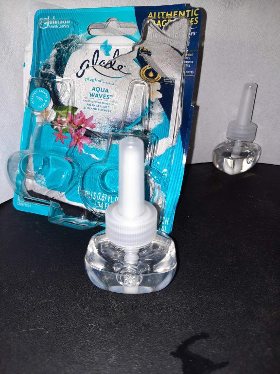 Glade Plugins Scented Oil Plus Aqua Waves - 0.67 FZ 5 Pack – StockUpExpress