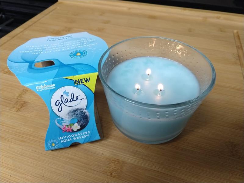 Glade 3 Wick Candle, Apple Cinnamon, Fragrance Candle Infused with Essential  Oils, 6.8 oz