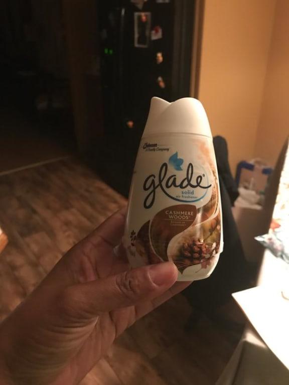 Glade PlugIns Scented Oil Refill Sheer Vanilla Embrace, Essential Oil  Infused Wall Plug In, Up to 100 Days of Continuous Fragrance, 1.34 oz, Pack  of 2