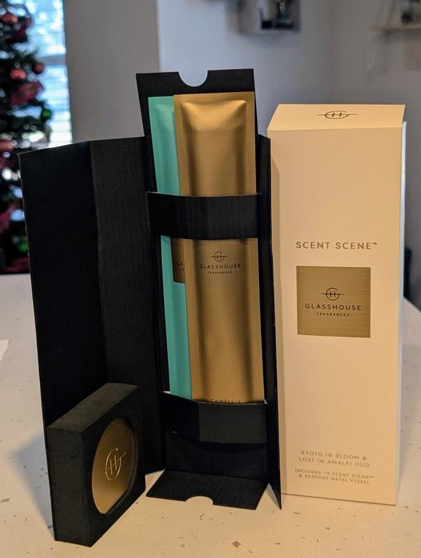 Customer photo for "Cute vessel and mess-free fragrance!"