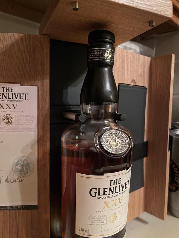 25 Year Old Single Malt Speyside Scotch The Glenlivet US 25 Year Old Single Malt Speyside Scotch The Glenlivet US