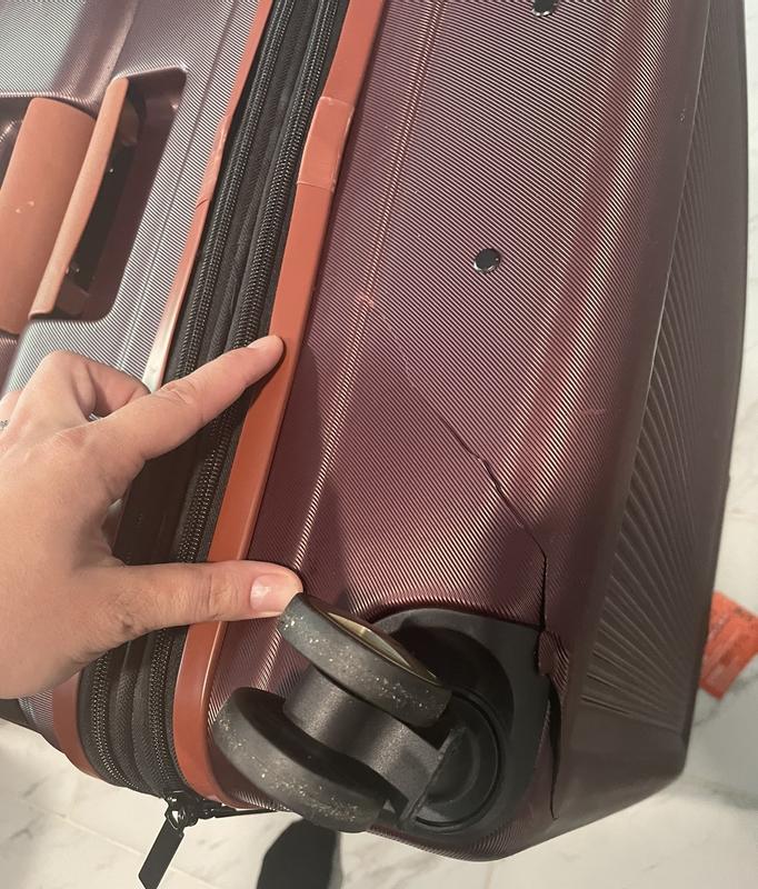 dockers luggage 32 inch