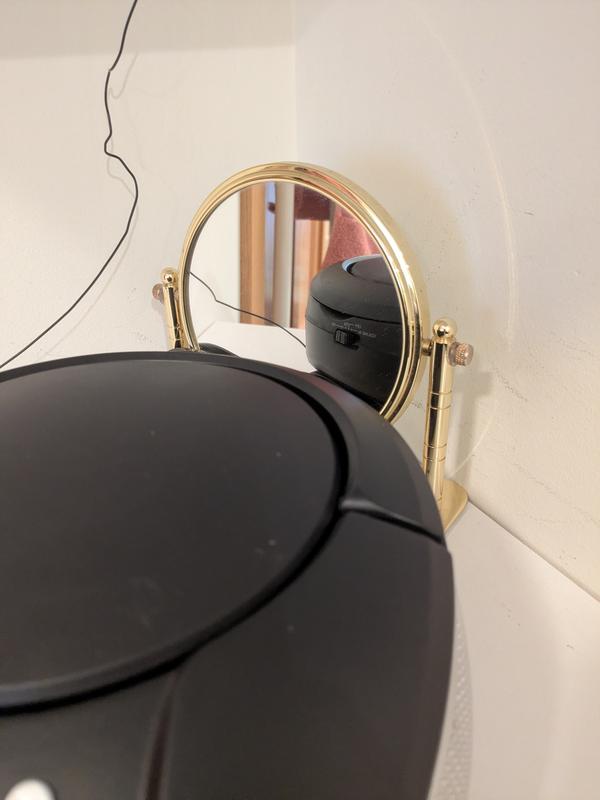 Switch for CD / AM / FM is in the back