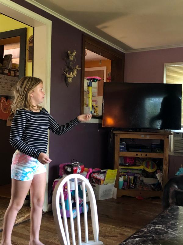 My 7 yr old just moves her hand and it follows