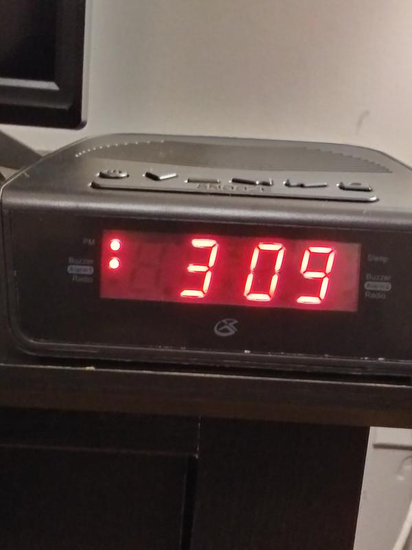 Dual Alarm Clock Radio, C224B