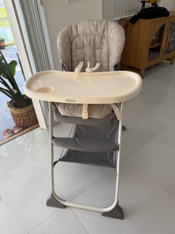 Customer carousel item 11.
