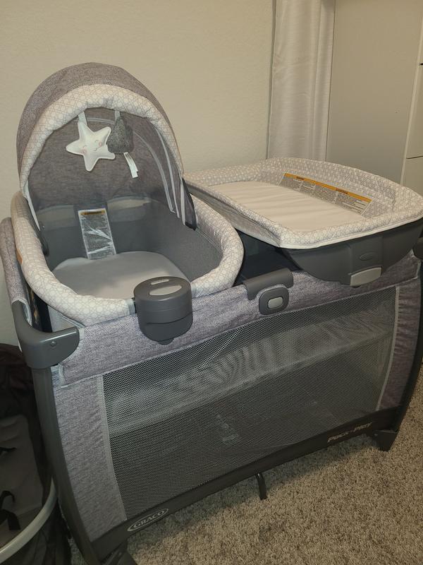 Graco pack n outlet play day2dream