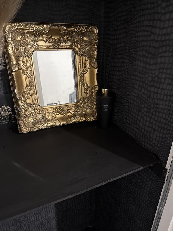 Black crocodile wallpaper