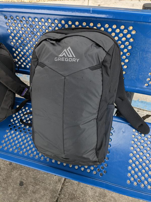 Gregory border outlet 18 daypack